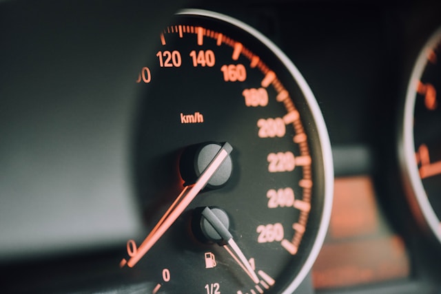 Image of a car dial on the dashboard.
